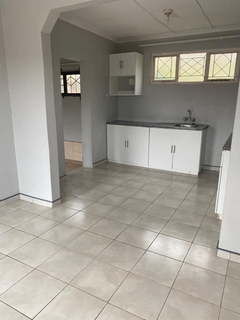 To Let 1 Bedroom Property for Rent in Bluff KwaZulu-Natal