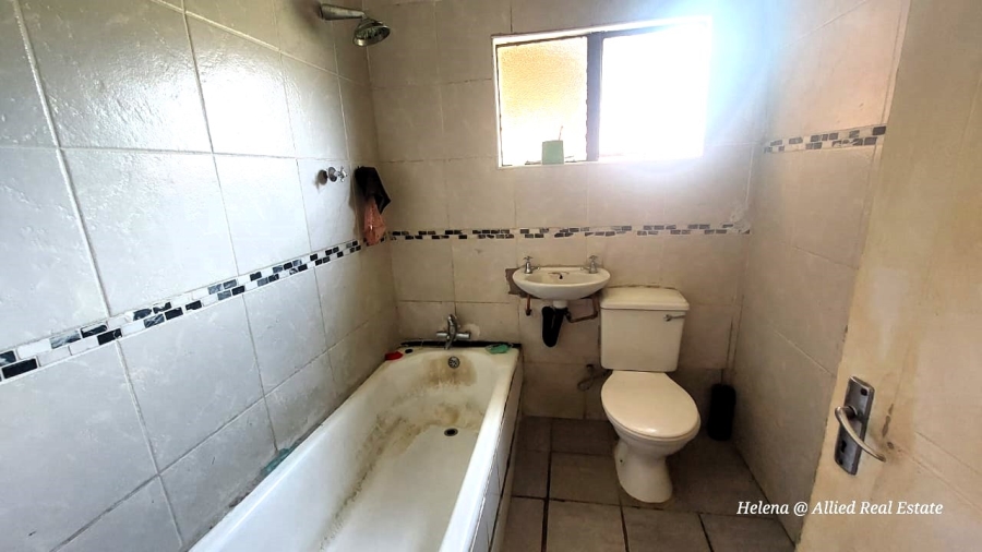 3 Bedroom Property for Sale in Sunnyridge KwaZulu-Natal