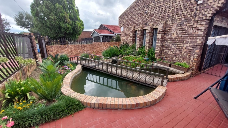 3 Bedroom Property for Sale in Lennoxton KwaZulu-Natal