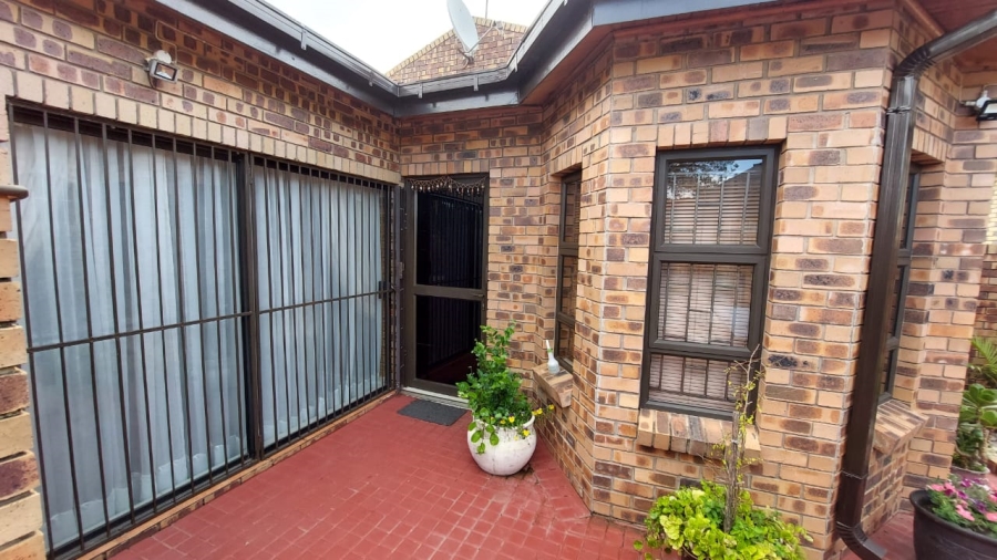 3 Bedroom Property for Sale in Lennoxton KwaZulu-Natal