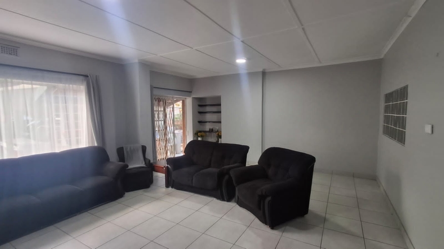 To Let 3 Bedroom Property for Rent in Ocean View KwaZulu-Natal