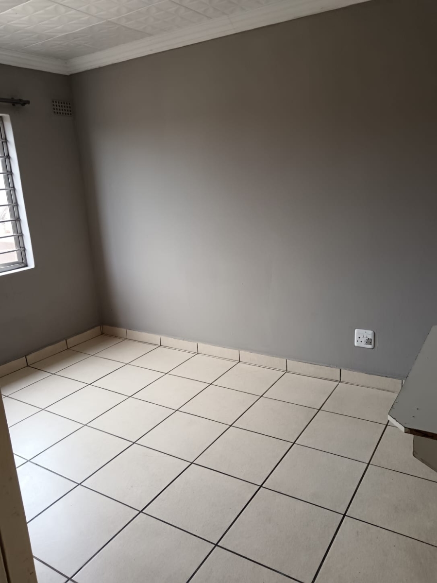 To Let 3 Bedroom Property for Rent in Austerville KwaZulu-Natal