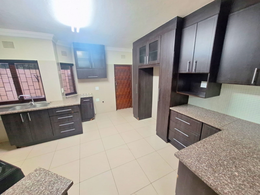 To Let 3 Bedroom Property for Rent in Margate KwaZulu-Natal