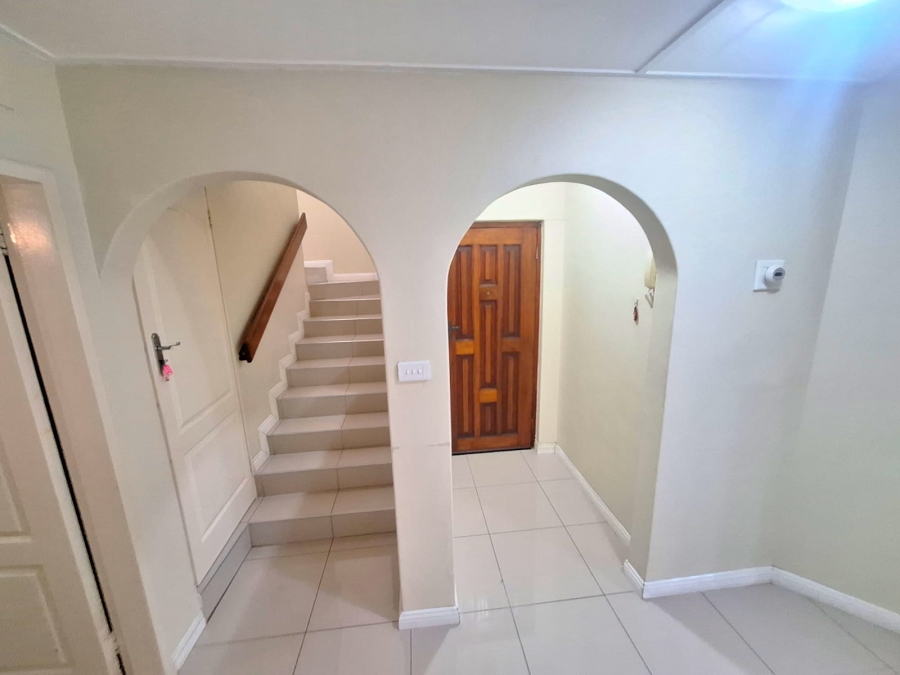 To Let 3 Bedroom Property for Rent in Margate KwaZulu-Natal