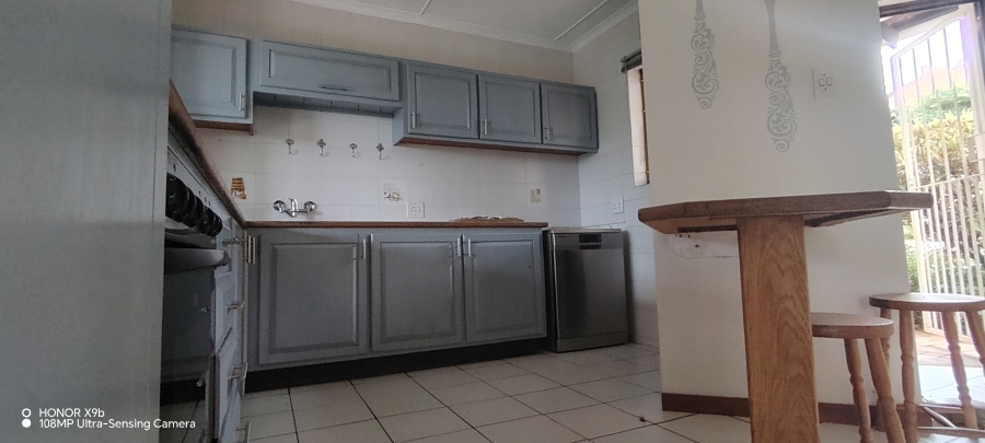 To Let 3 Bedroom Property for Rent in Manaba Beach KwaZulu-Natal