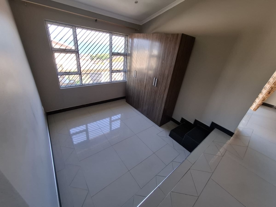 To Let 1 Bedroom Property for Rent in Bluff KwaZulu-Natal