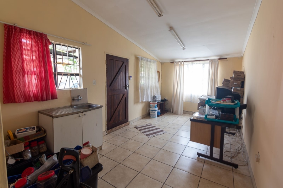 3 Bedroom Property for Sale in Brighton Beach KwaZulu-Natal