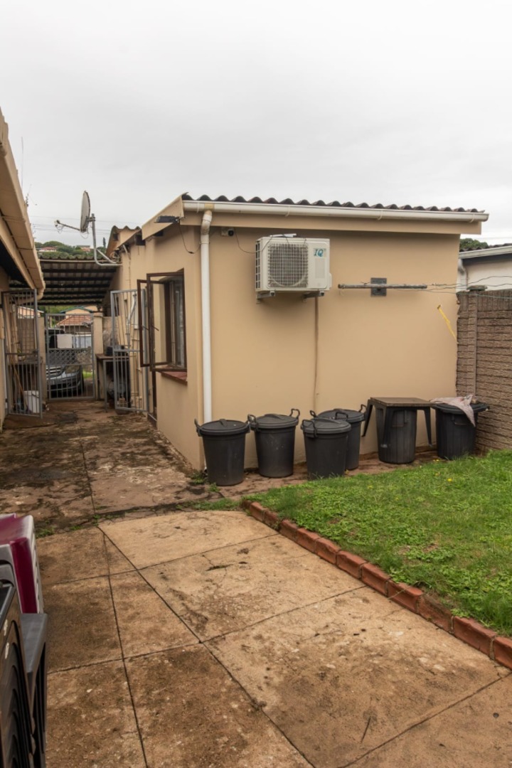 3 Bedroom Property for Sale in Brighton Beach KwaZulu-Natal