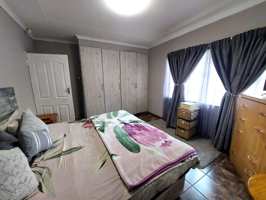 3 Bedroom Property for Sale in Sunnyridge KwaZulu-Natal