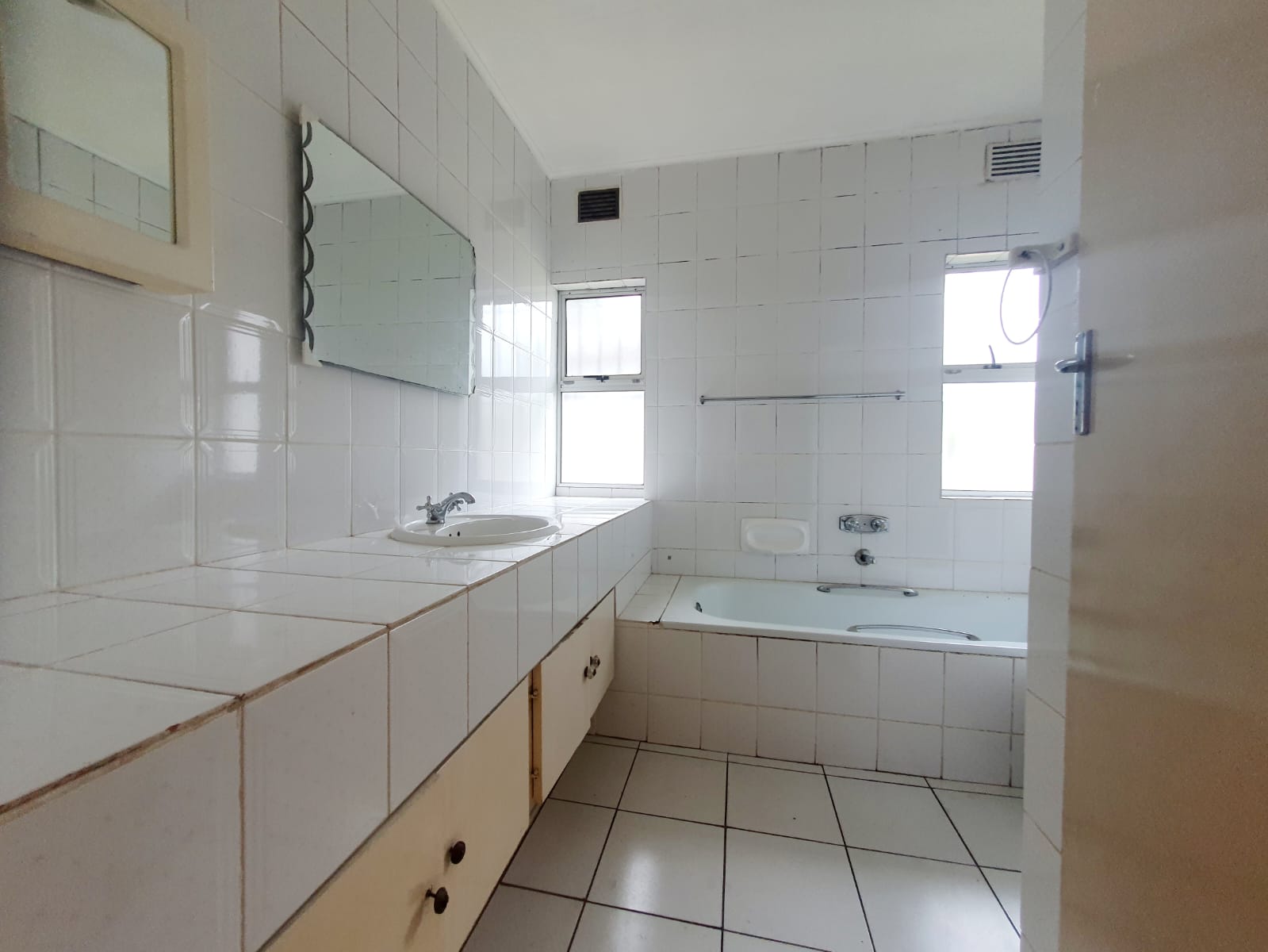 To Let 4 Bedroom Property for Rent in Meer En See KwaZulu-Natal