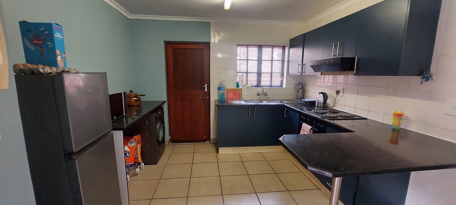 To Let 2 Bedroom Property for Rent in Margate KwaZulu-Natal