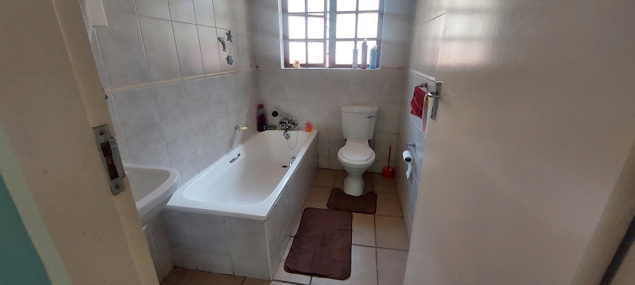 To Let 2 Bedroom Property for Rent in Margate KwaZulu-Natal