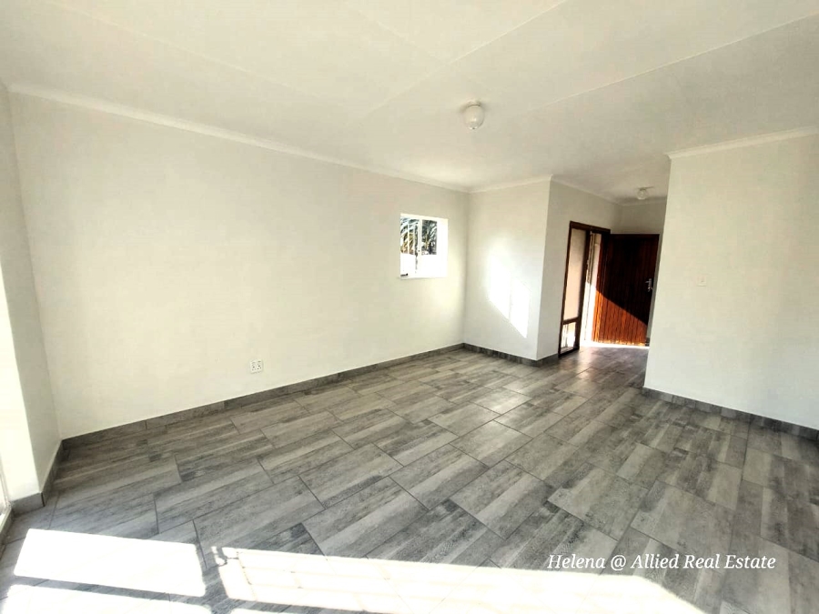 3 Bedroom Property for Sale in Schuinshoogte KwaZulu-Natal