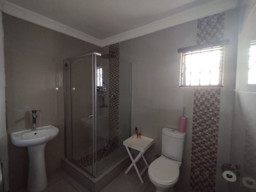 3 Bedroom Property for Sale in Montclair KwaZulu-Natal