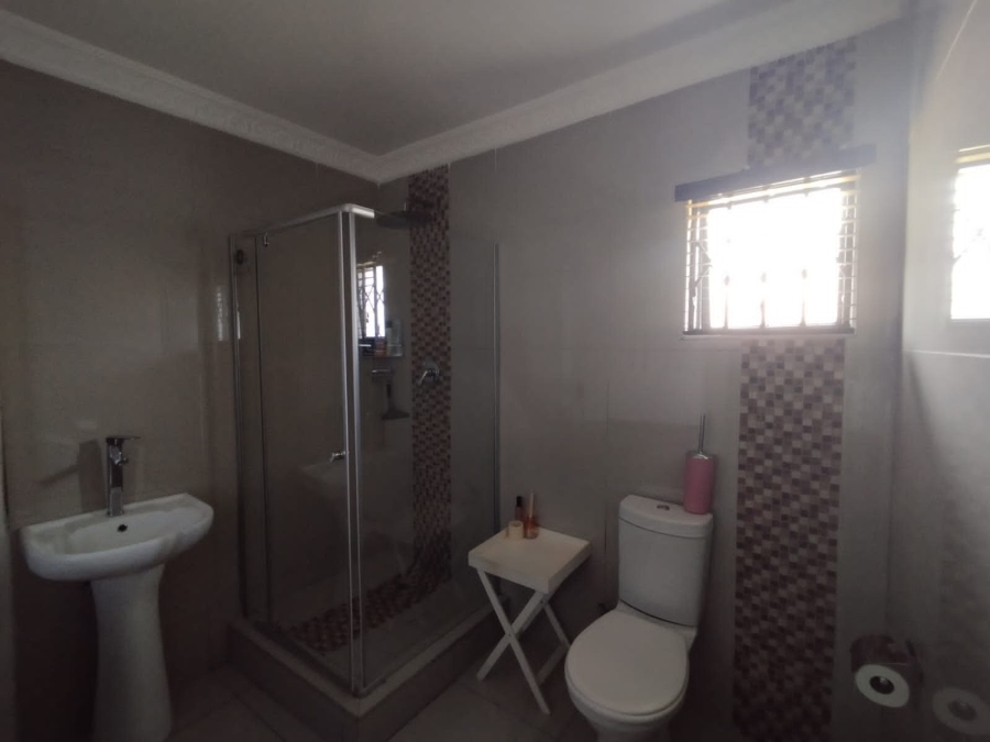 3 Bedroom Property for Sale in Montclair KwaZulu-Natal