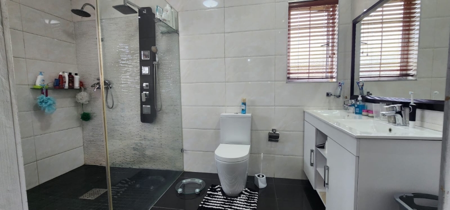 4 Bedroom Property for Sale in Ocean View KwaZulu-Natal