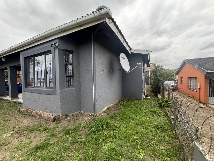 4 Bedroom Property for Sale in Centenary Park KwaZulu-Natal