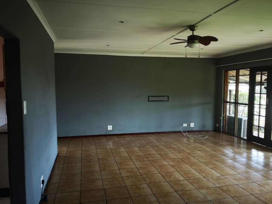 To Let 3 Bedroom Property for Rent in Hayfields KwaZulu-Natal