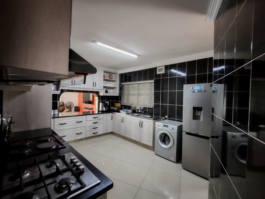 3 Bedroom Property for Sale in Ocean View KwaZulu-Natal