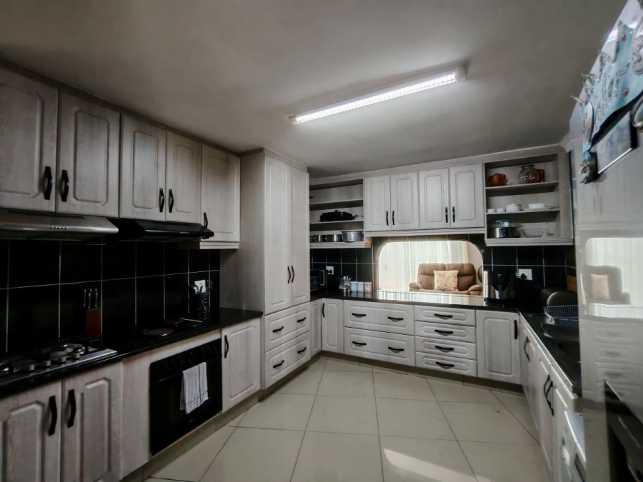 3 Bedroom Property for Sale in Ocean View KwaZulu-Natal