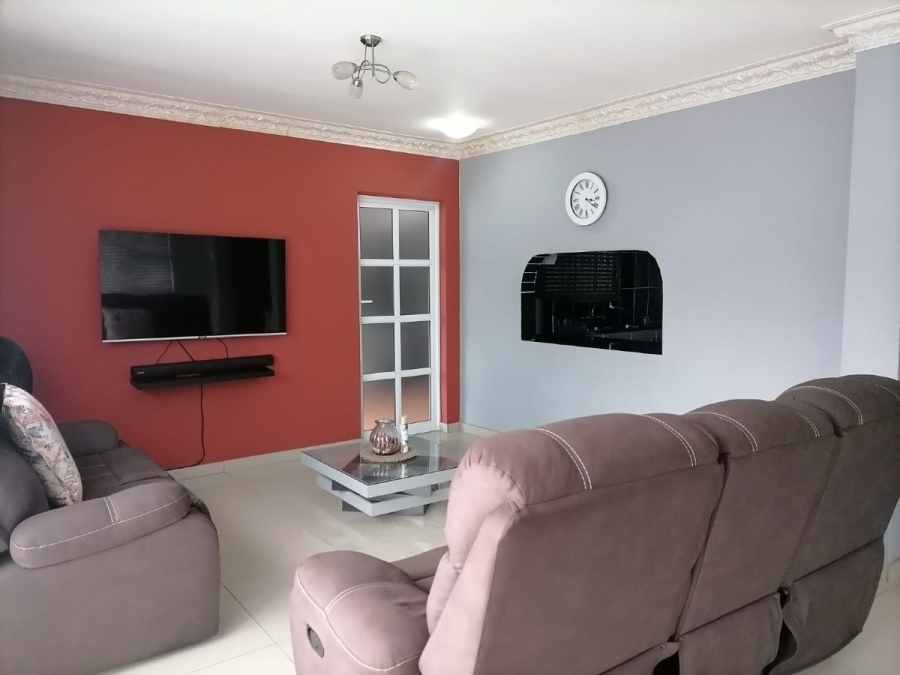 3 Bedroom Property for Sale in Ocean View KwaZulu-Natal