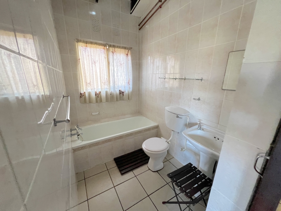 3 Bedroom Property for Sale in St Michaels On Sea KwaZulu-Natal