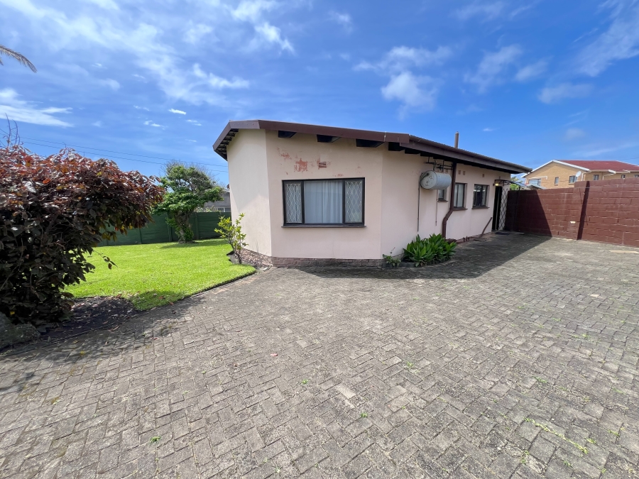 3 Bedroom Property for Sale in St Michaels On Sea KwaZulu-Natal