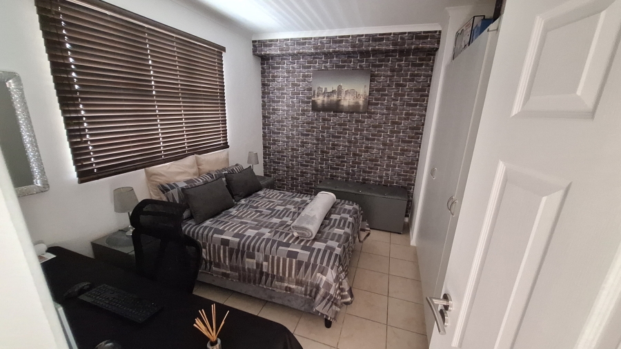 2 Bedroom Property for Sale in Westbrook KwaZulu-Natal