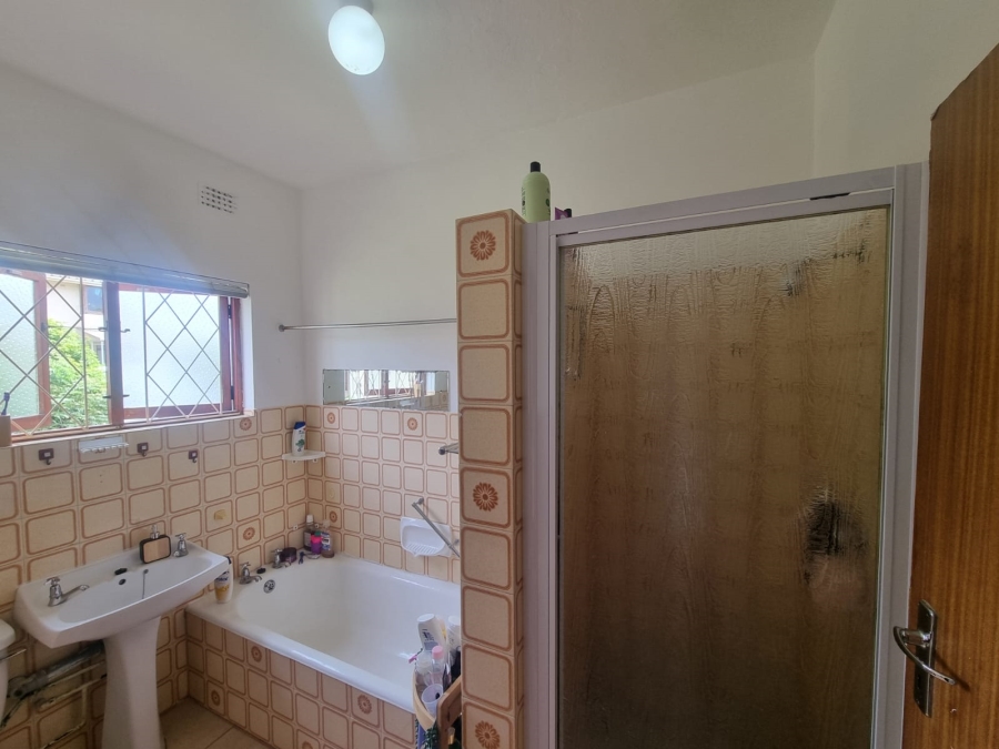 2 Bedroom Property for Sale in Umtentweni KwaZulu-Natal