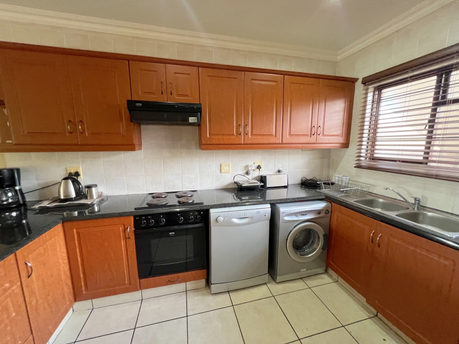 To Let 4 Bedroom Property for Rent in St Michaels On Sea KwaZulu-Natal