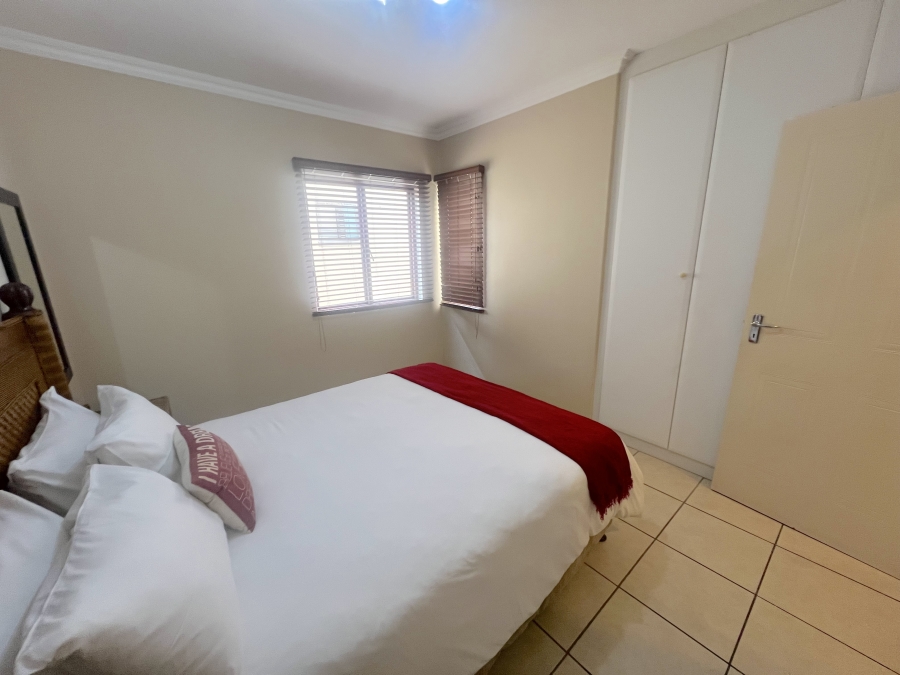 To Let 4 Bedroom Property for Rent in St Michaels On Sea KwaZulu-Natal