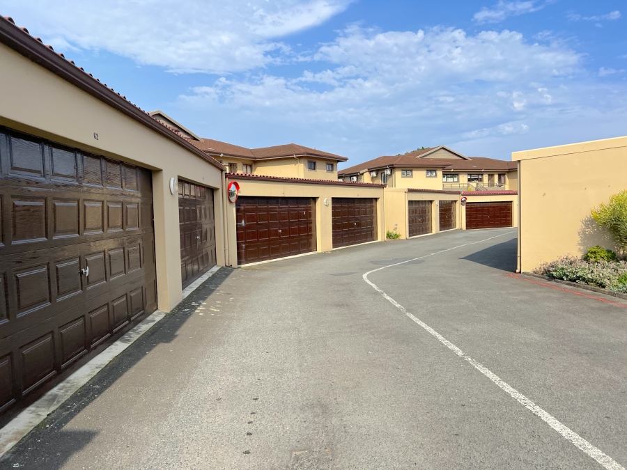 To Let 4 Bedroom Property for Rent in St Michaels On Sea KwaZulu-Natal