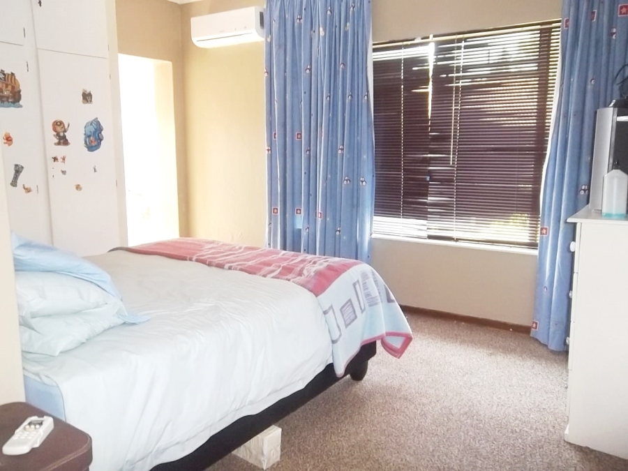 4 Bedroom Property for Sale in Aviary Hill KwaZulu-Natal