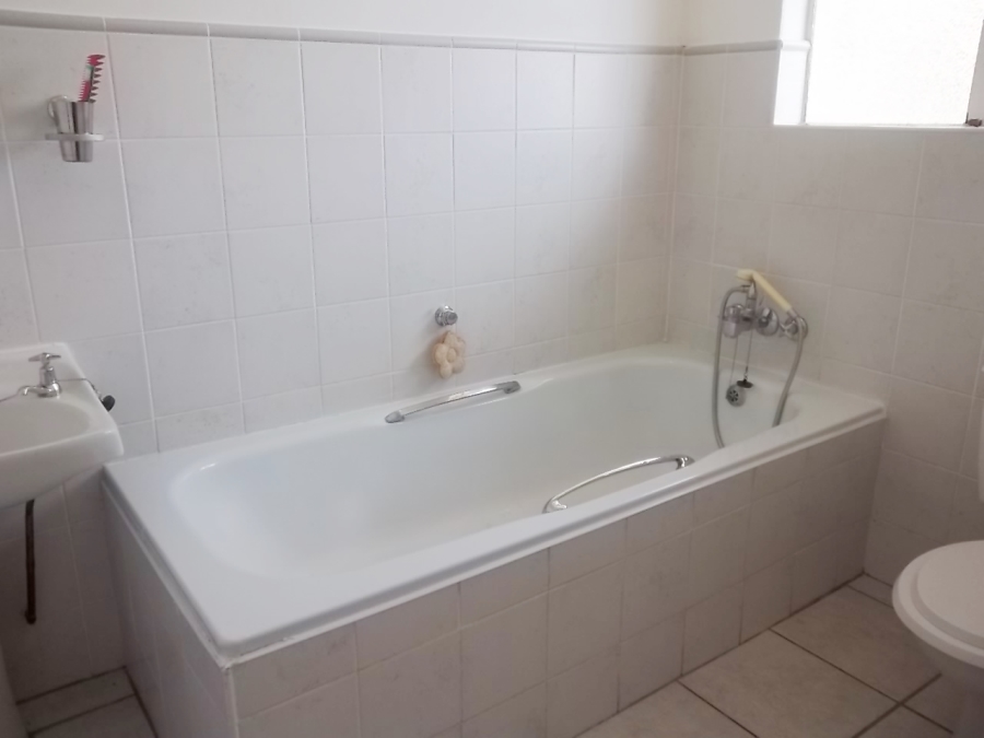 4 Bedroom Property for Sale in Aviary Hill KwaZulu-Natal