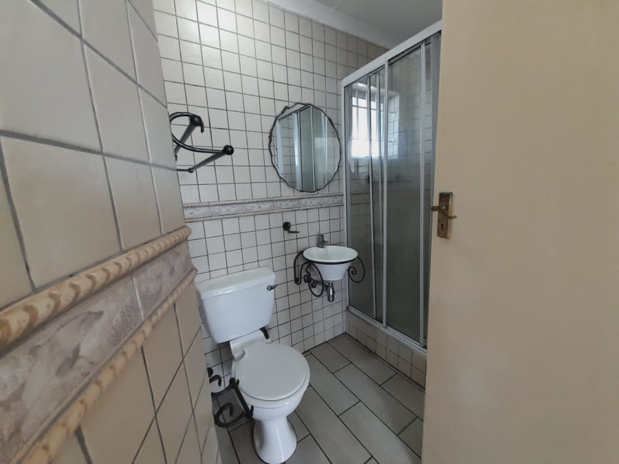 To Let 2 Bedroom Property for Rent in Amanzimtoti KwaZulu-Natal