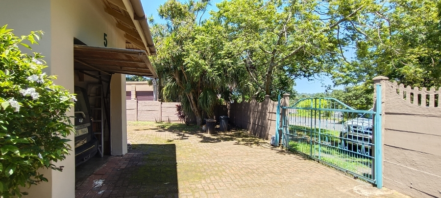 3 Bedroom Property for Sale in Uvongo KwaZulu-Natal