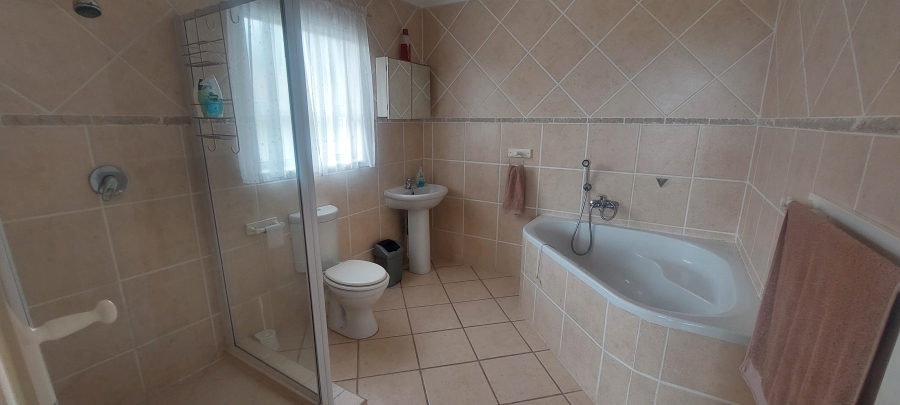 3 Bedroom Property for Sale in Shelly Beach KwaZulu-Natal