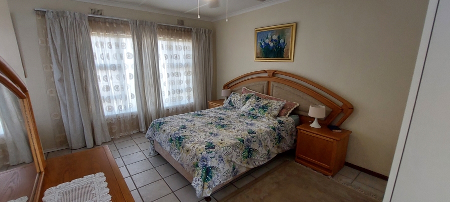 3 Bedroom Property for Sale in Uvongo KwaZulu-Natal