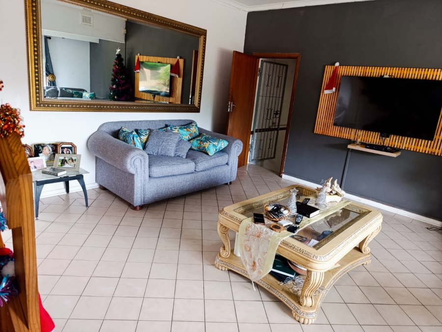 7 Bedroom Property for Sale in Uvongo KwaZulu-Natal