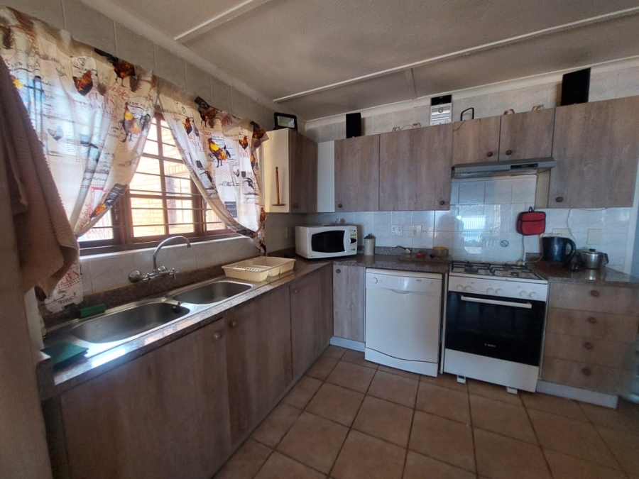 5 Bedroom Property for Sale in Uvongo Beach KwaZulu-Natal