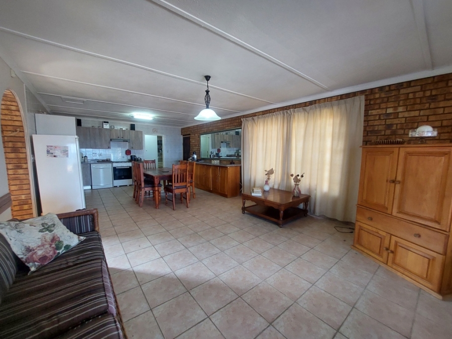 5 Bedroom Property for Sale in Uvongo Beach KwaZulu-Natal