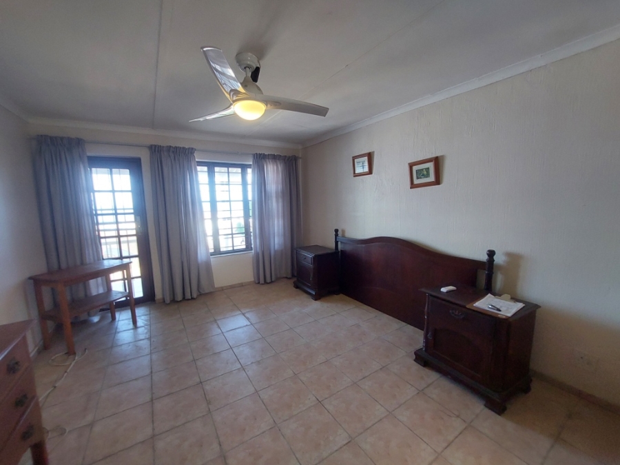 5 Bedroom Property for Sale in Uvongo Beach KwaZulu-Natal