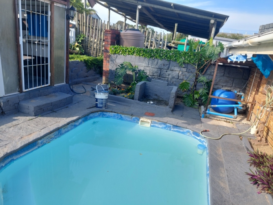 5 Bedroom Property for Sale in Uvongo Beach KwaZulu-Natal