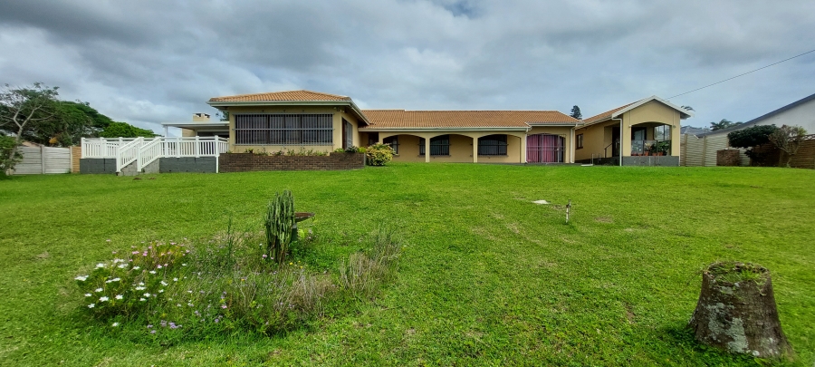 5 Bedroom Property for Sale in Uvongo KwaZulu-Natal