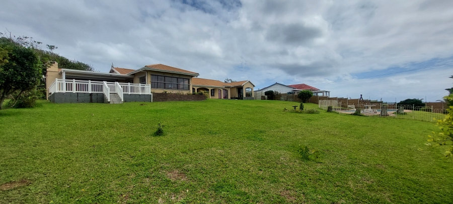 5 Bedroom Property for Sale in Uvongo KwaZulu-Natal