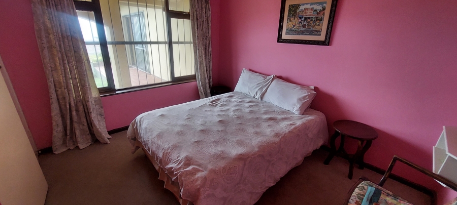 5 Bedroom Property for Sale in Uvongo KwaZulu-Natal