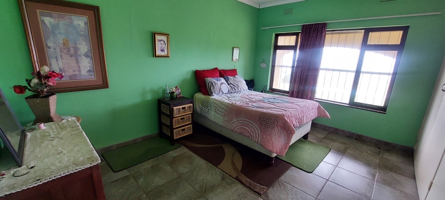 5 Bedroom Property for Sale in Uvongo KwaZulu-Natal