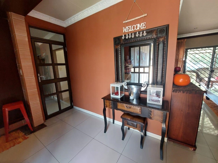 3 Bedroom Property for Sale in Schuinshoogte KwaZulu-Natal