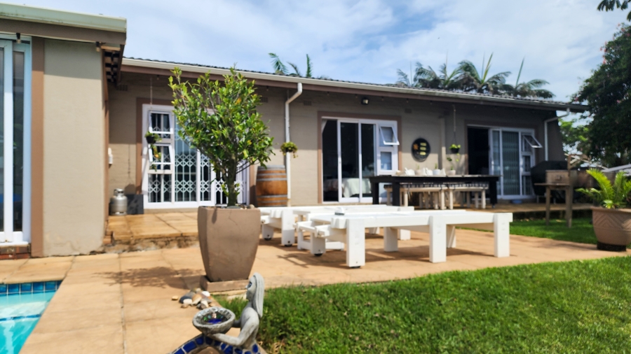 To Let 5 Bedroom Property for Rent in Shakas Rock KwaZulu-Natal