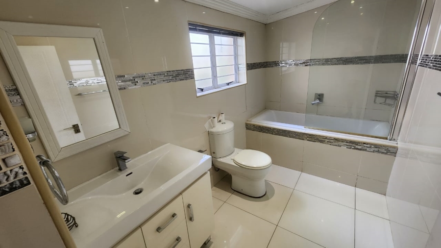 To Let 2 Bedroom Property for Rent in Margate KwaZulu-Natal